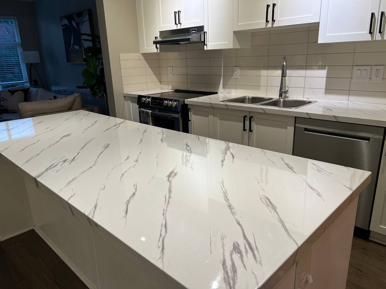 Kitchen Vinyl Wraps – A Fast & Affordable Kitchen Makeover